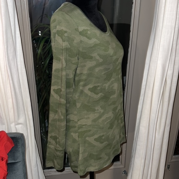 ana A New Approach longsleeve green camo pattern women’s shirt casual top Small​ - Picture 2 of 6